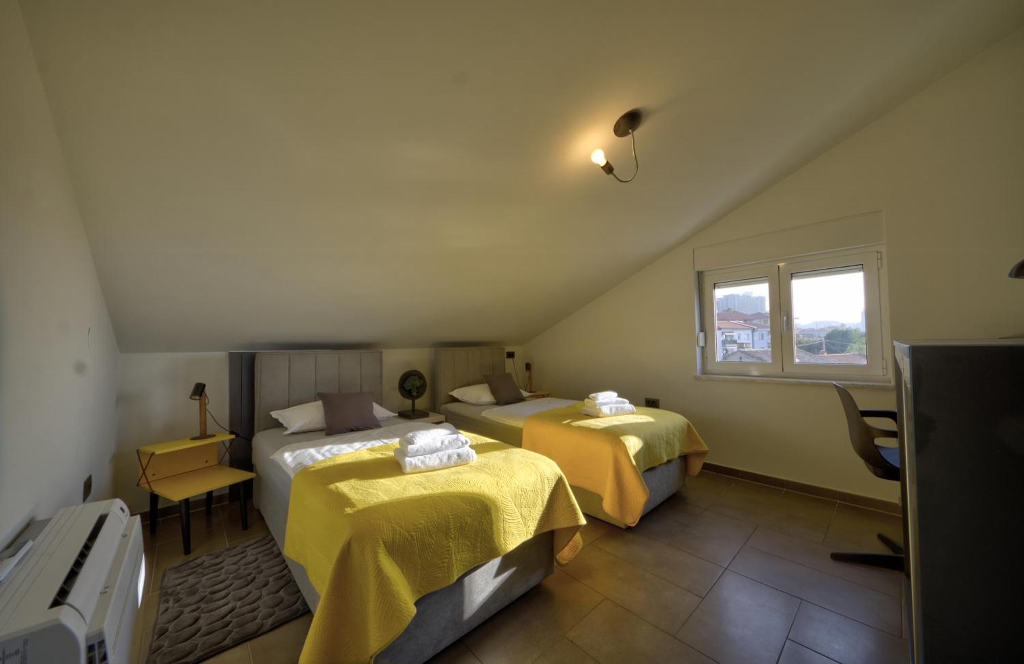 Penthouse Belvedere City View With Private Parking Rijeka Extérieur photo