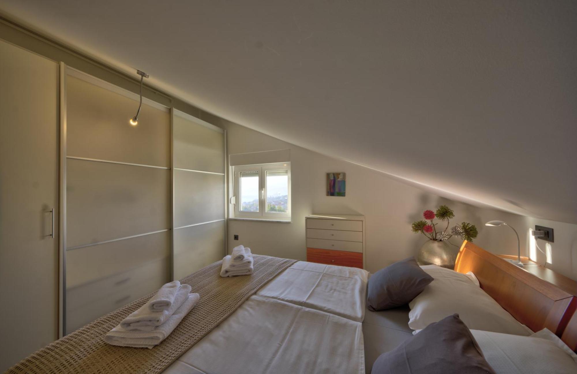 Penthouse Belvedere City View With Private Parking Rijeka Extérieur photo